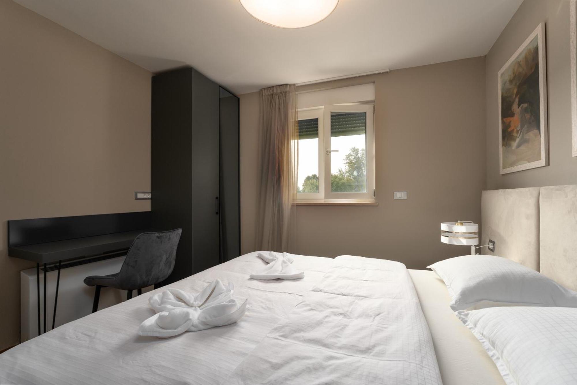 Larum Apartmens Врсар Екстер'єр фото