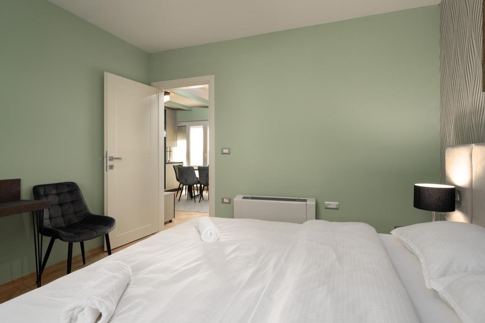 Larum Apartmens Врсар Екстер'єр фото