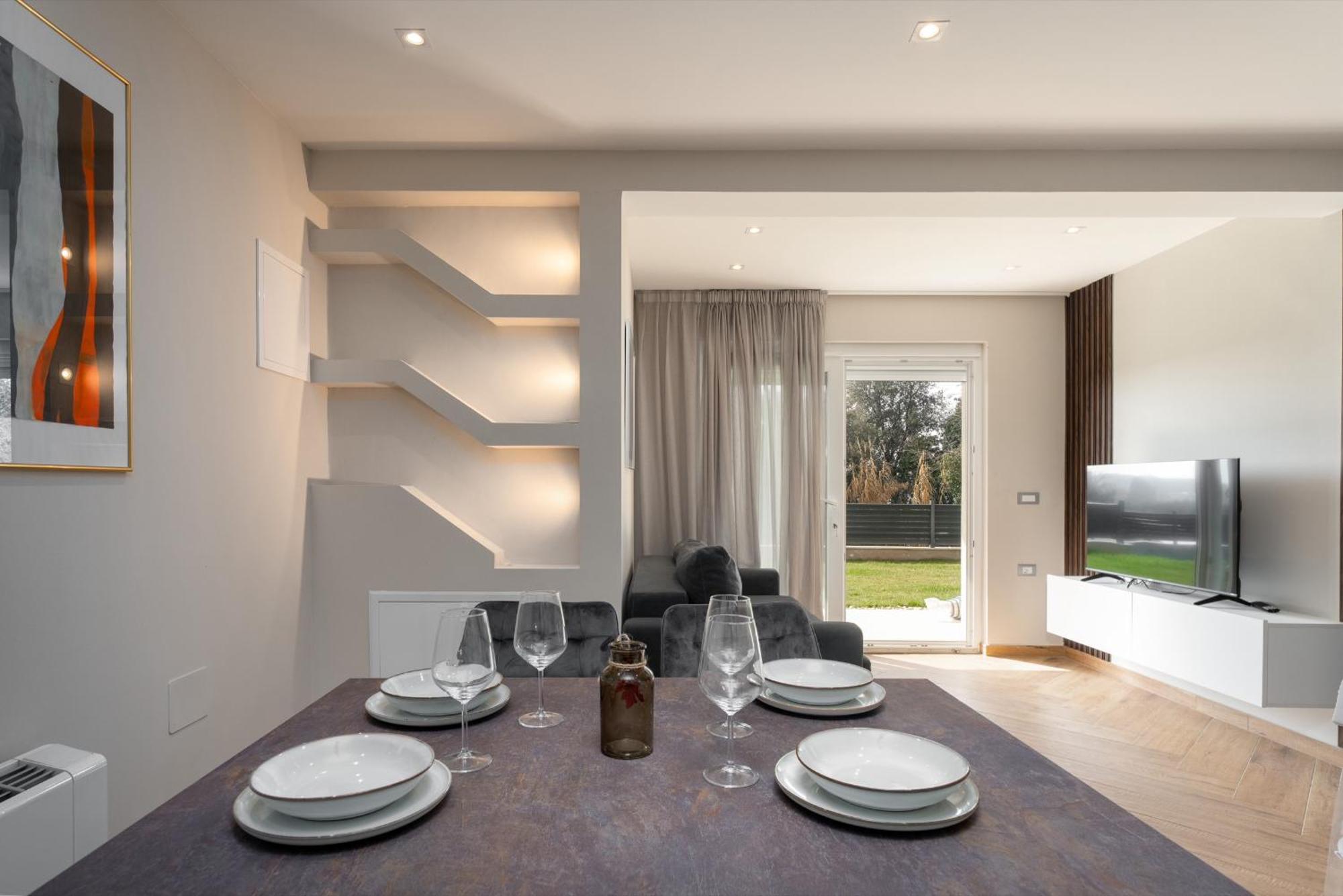 Larum Apartmens Врсар Екстер'єр фото