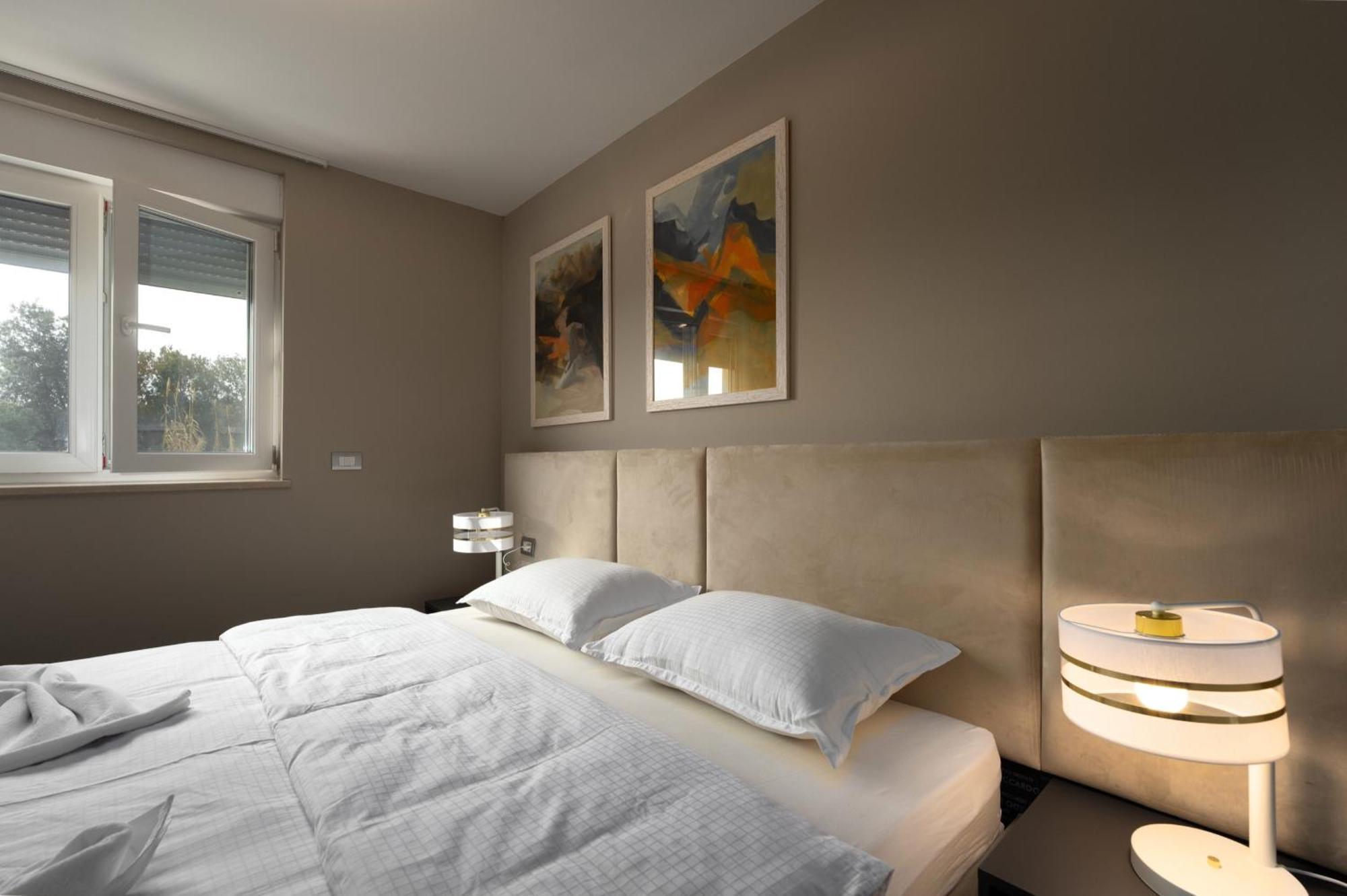 Larum Apartmens Врсар Екстер'єр фото