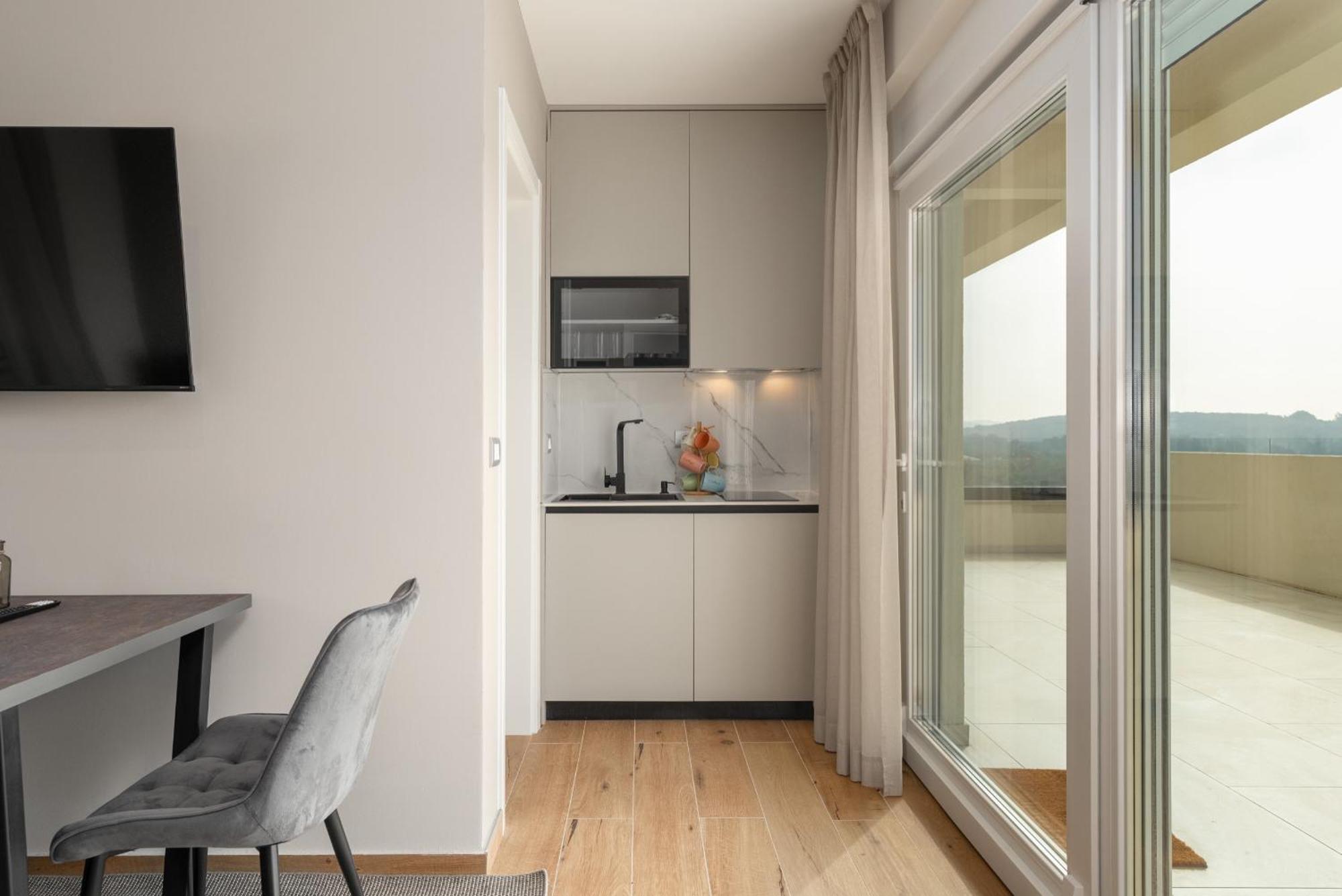 Larum Apartmens Врсар Екстер'єр фото