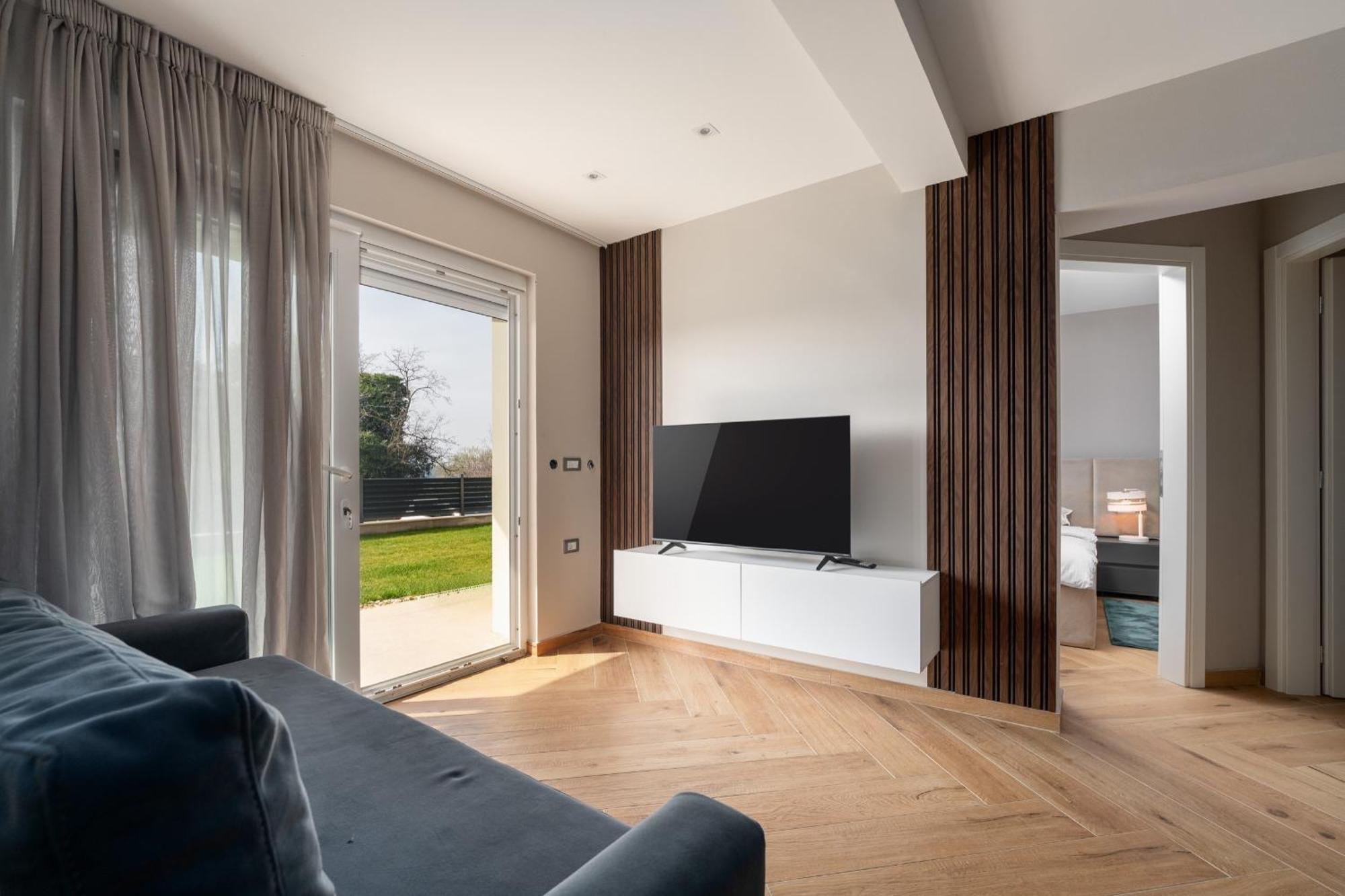 Larum Apartmens Врсар Екстер'єр фото