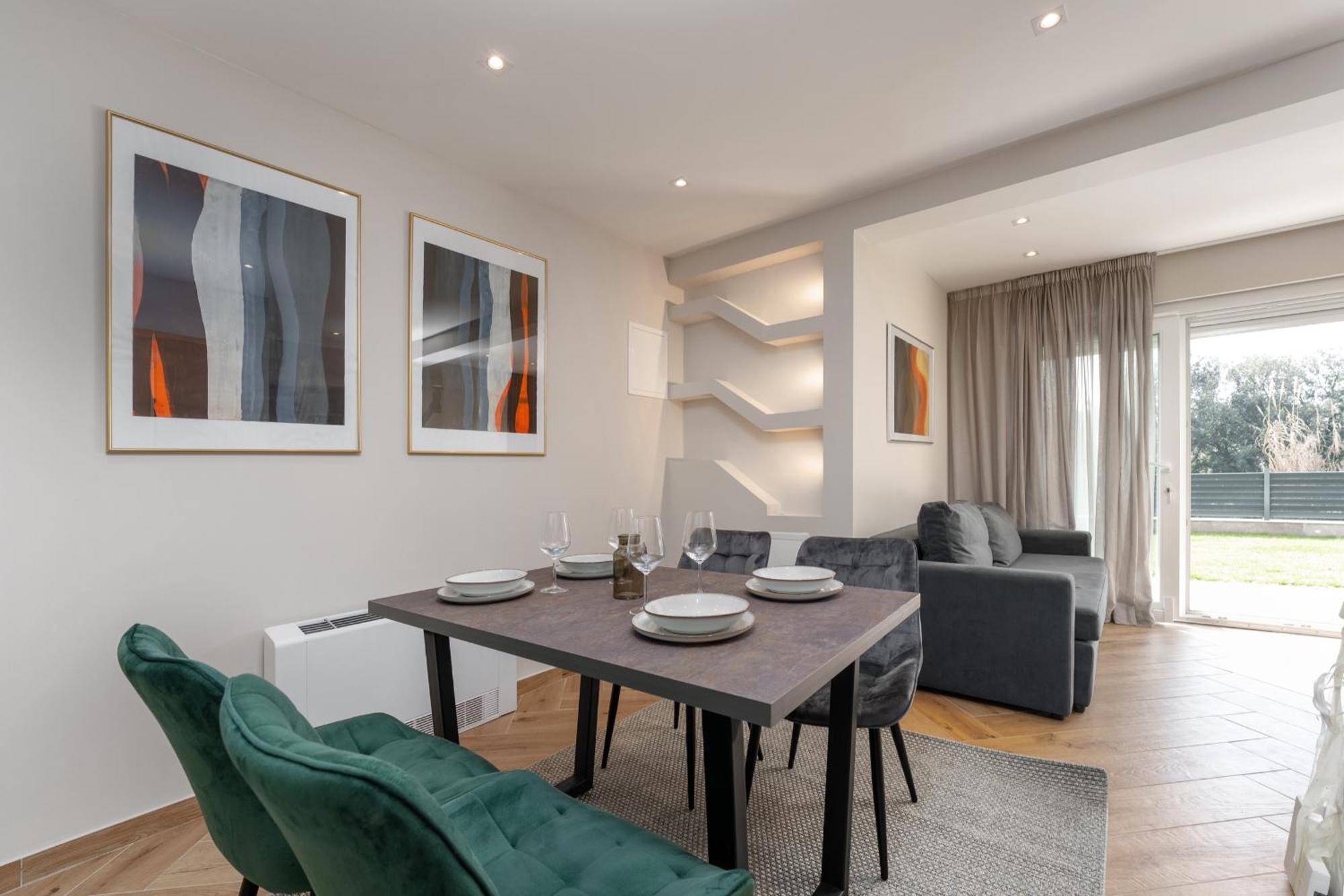 Larum Apartmens Врсар Екстер'єр фото