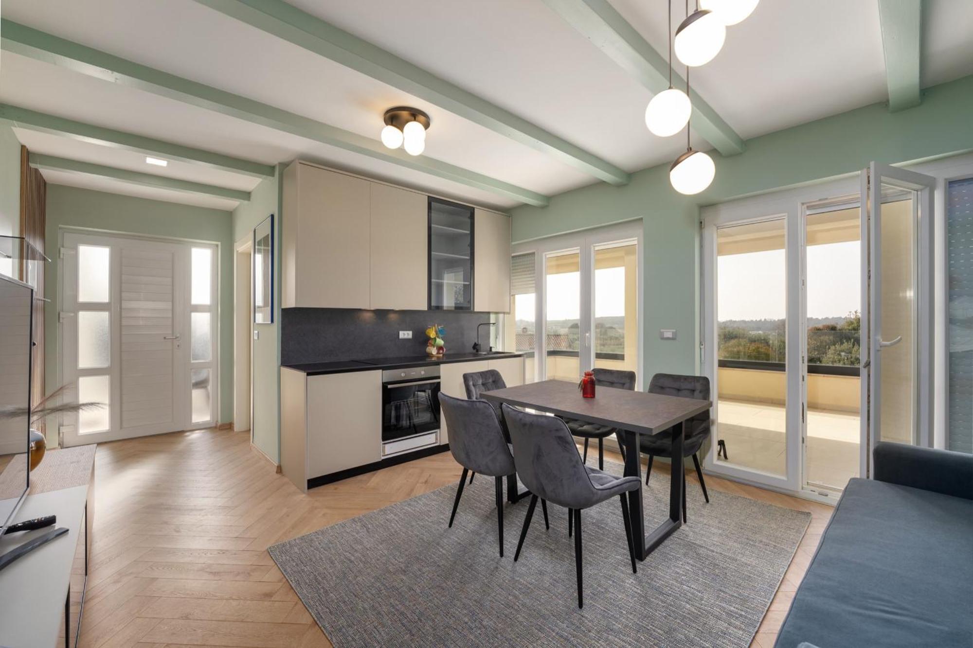 Larum Apartmens Врсар Екстер'єр фото