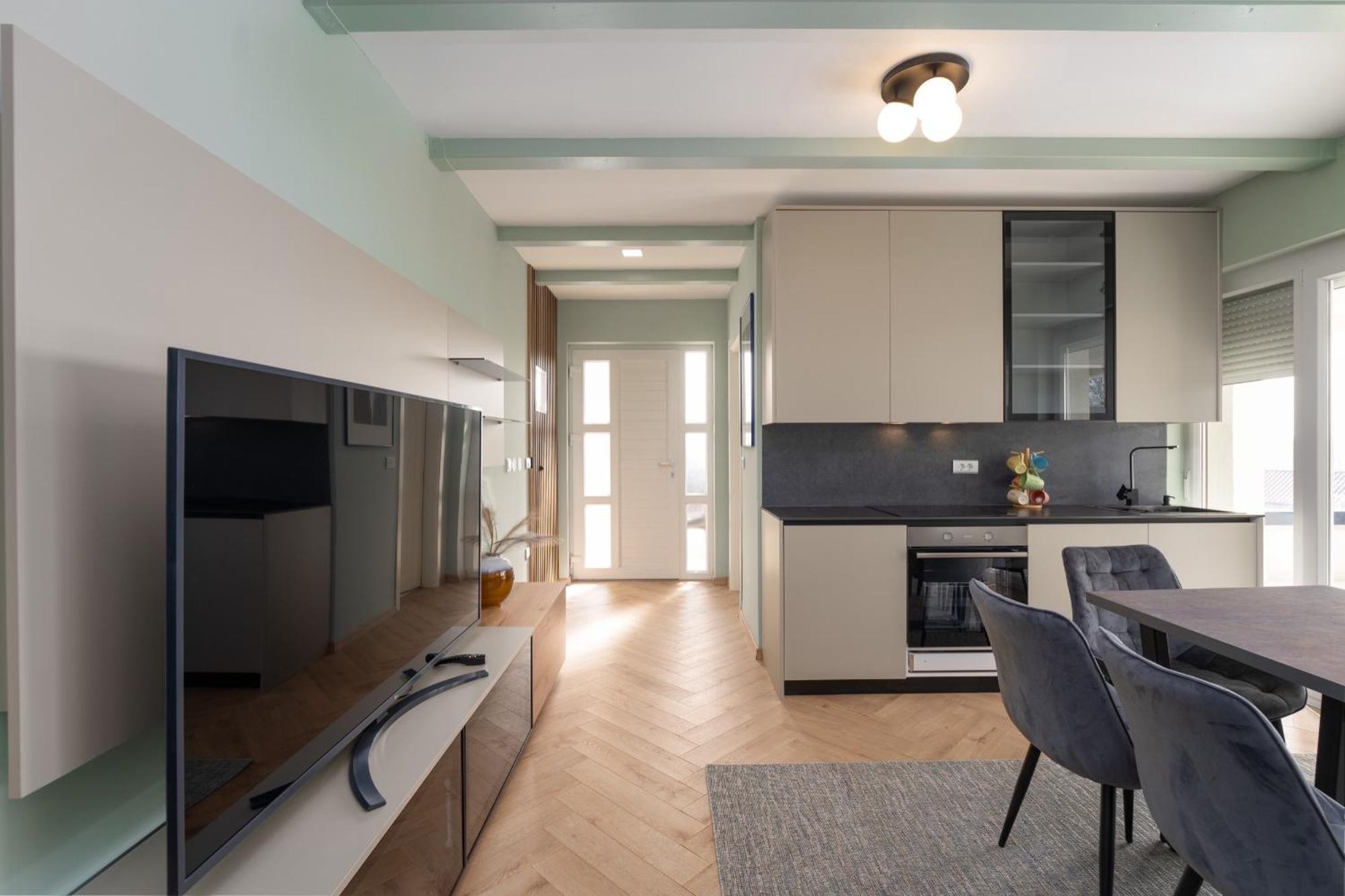 Larum Apartmens Врсар Екстер'єр фото