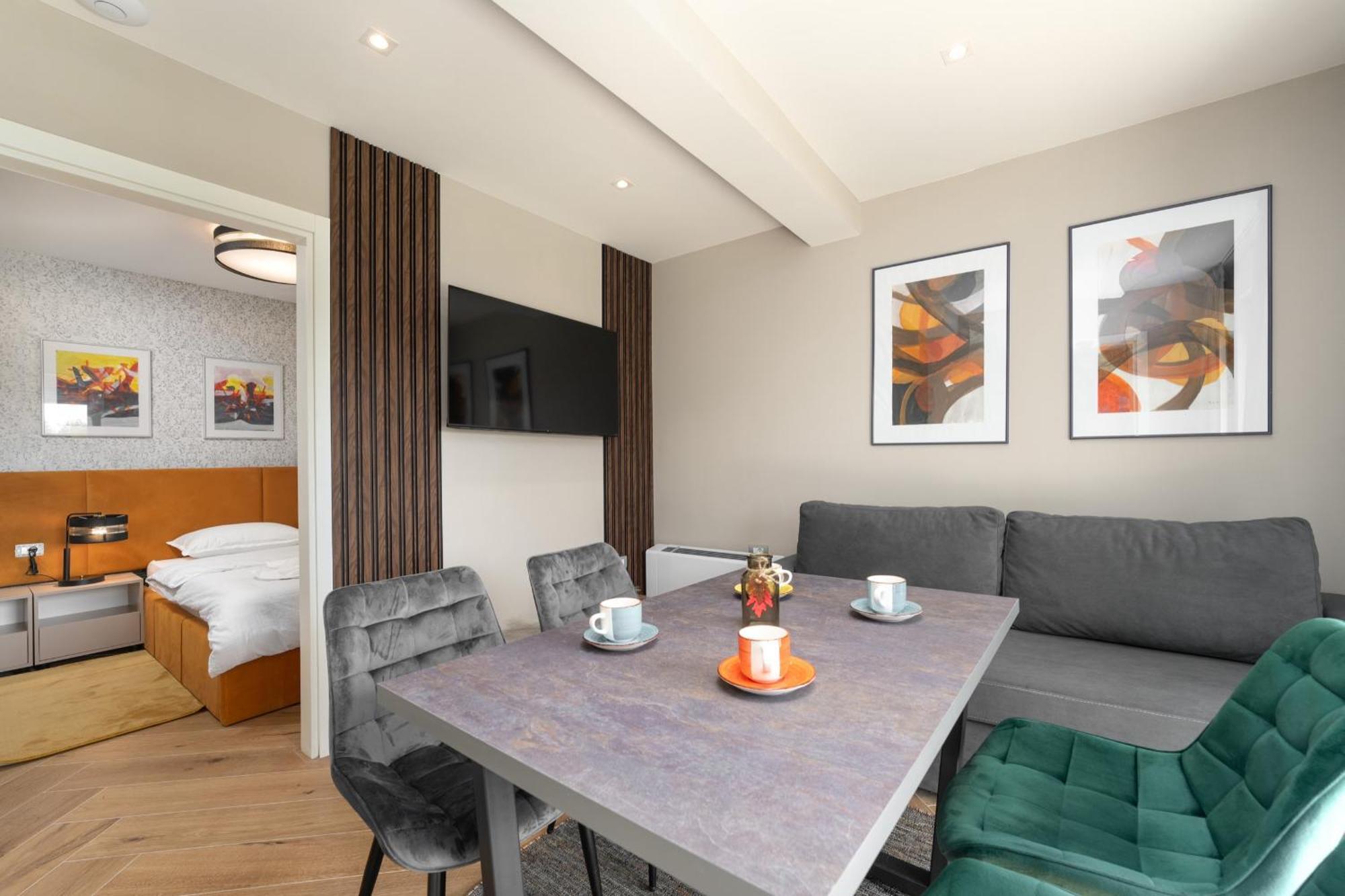 Larum Apartmens Врсар Екстер'єр фото